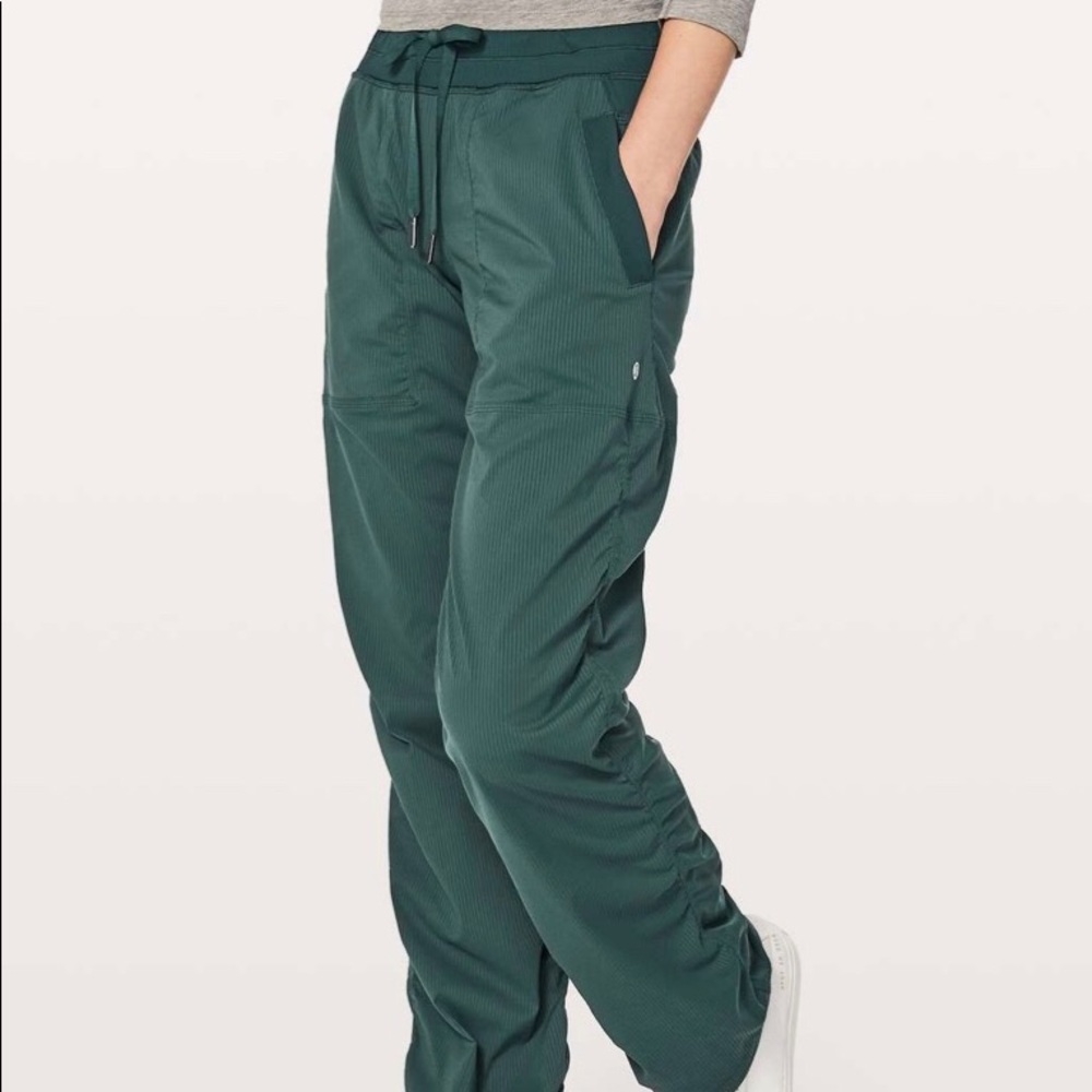 Lululemon Dance Studio Pants III NWT Sz 8 Lined